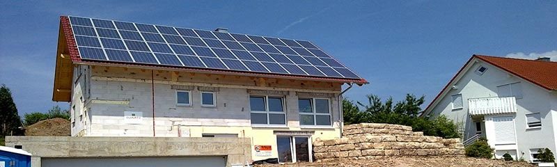Солнечные панели на крыше частного дома